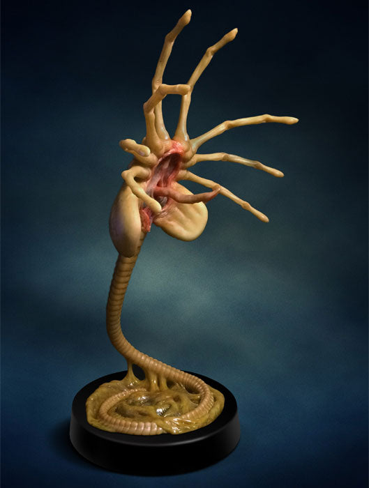 Aliens Facehugger statue