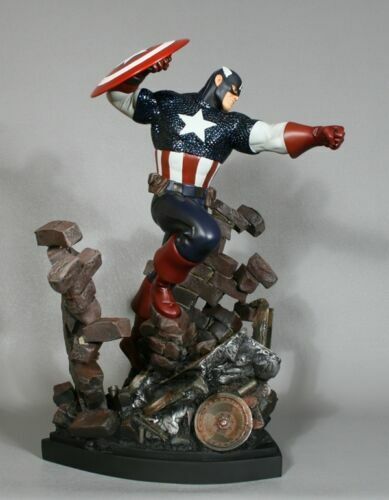 Captain America Action statue
