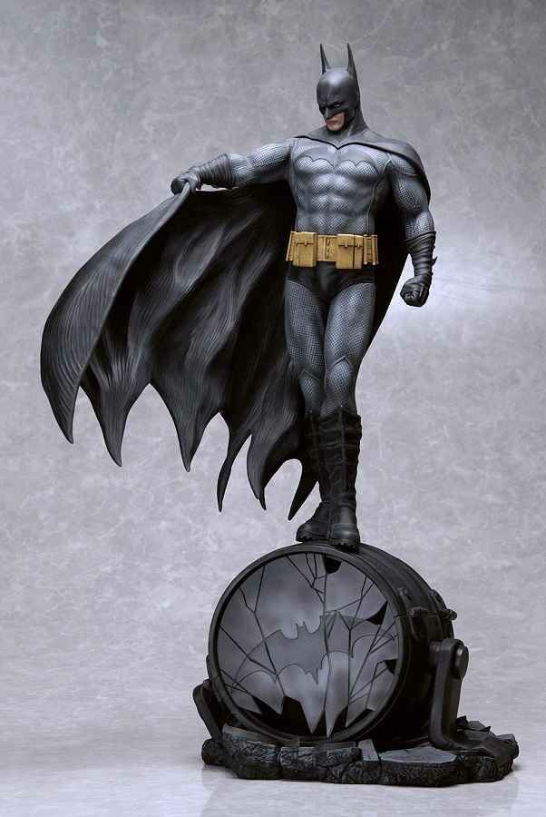 Fantasy Figure Gallery Batman statue by Luis Royo