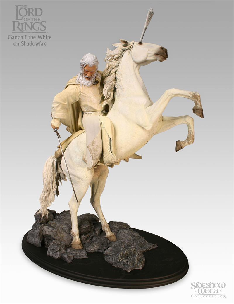 The Lord of the Rings Gandalf on Shadowfax statue
