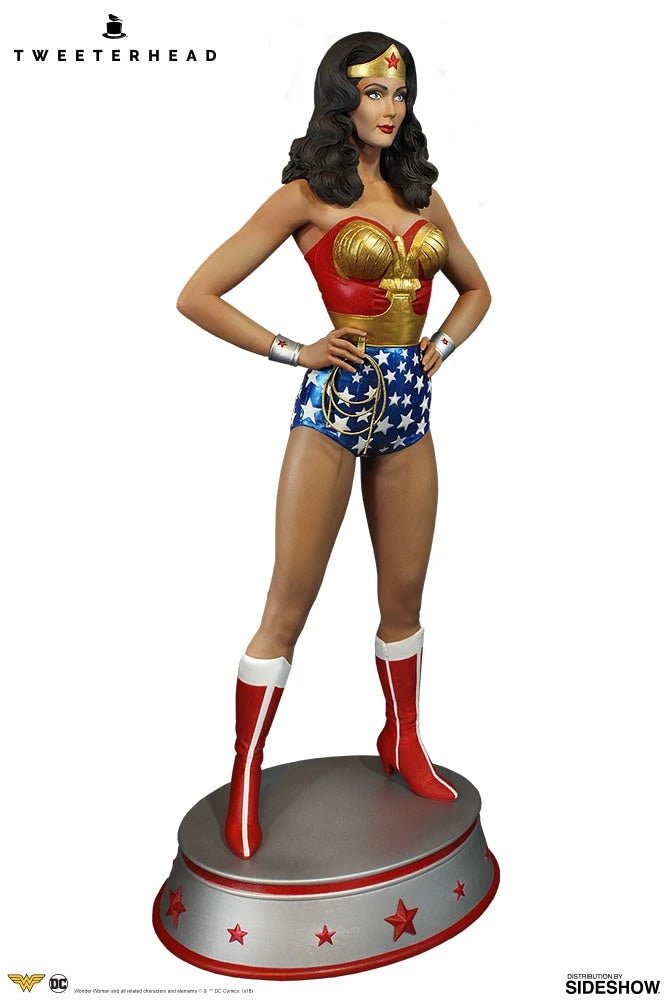 Wonder Woman Lynda Carter statue