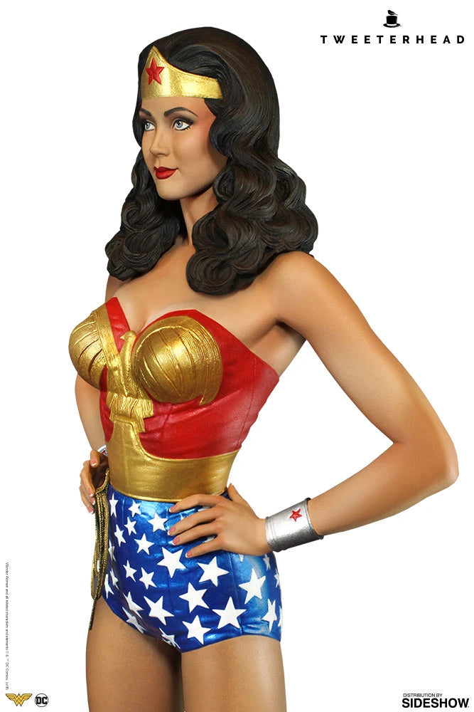 Wonder Woman Lynda Carter statue