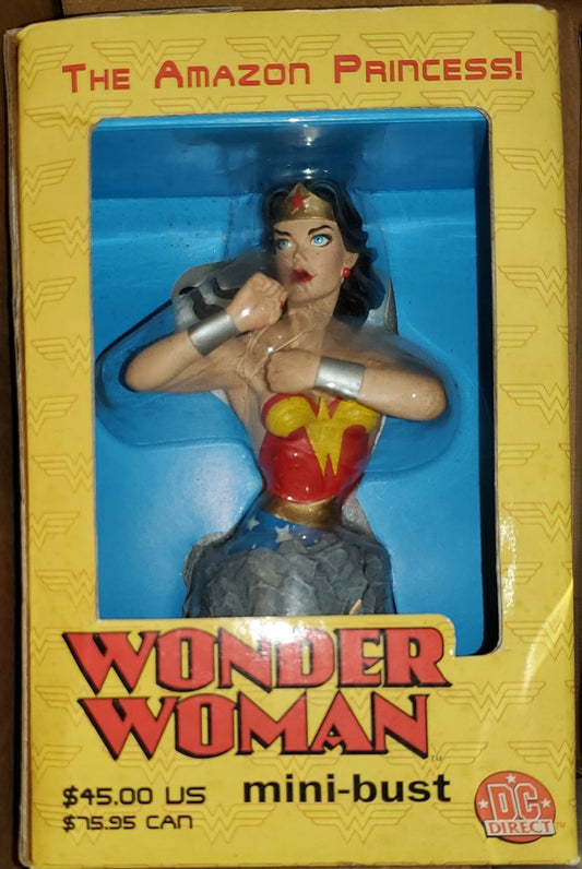 Wonder Woman mini bust by DC Direct