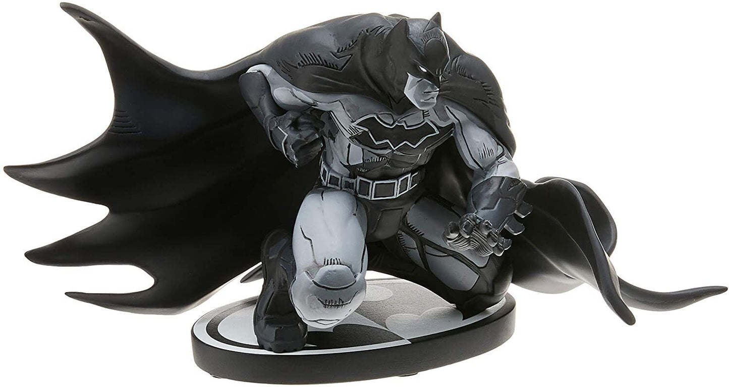 Batman Black & White statue (Joe Madureira)