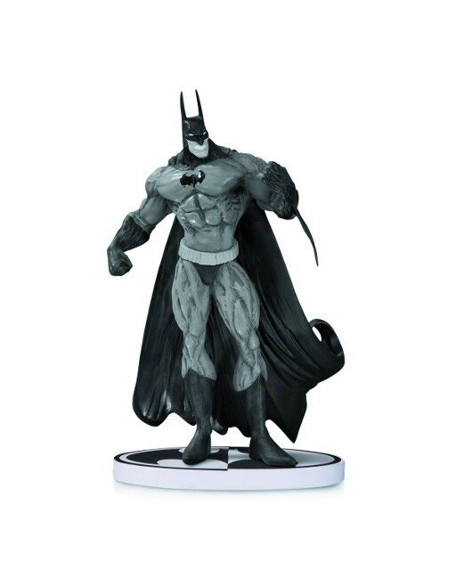 Batman Black and White 2nd Edition statue by Simon Bisley