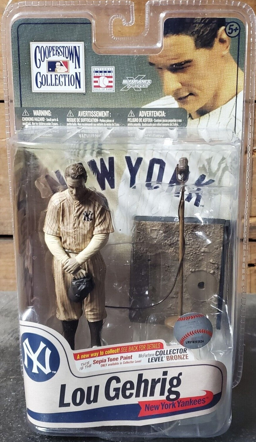 MLB Cooperstown series 7 LOU GEHRIG Collectors Level action figure