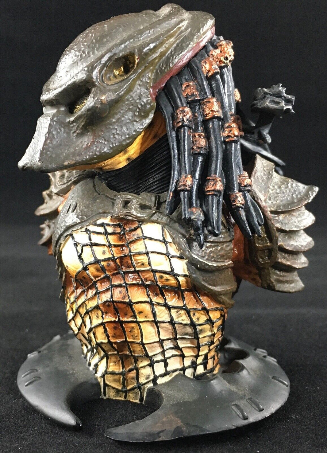 Predator action figures, toys and statues – Nitro Comics and Collectibles