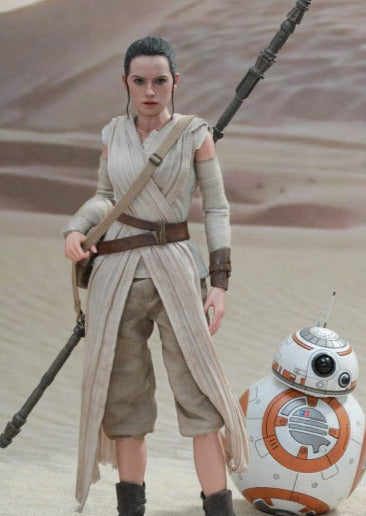 Star Wars: The Force Awakens Rey and BB8 1/6 scale figure