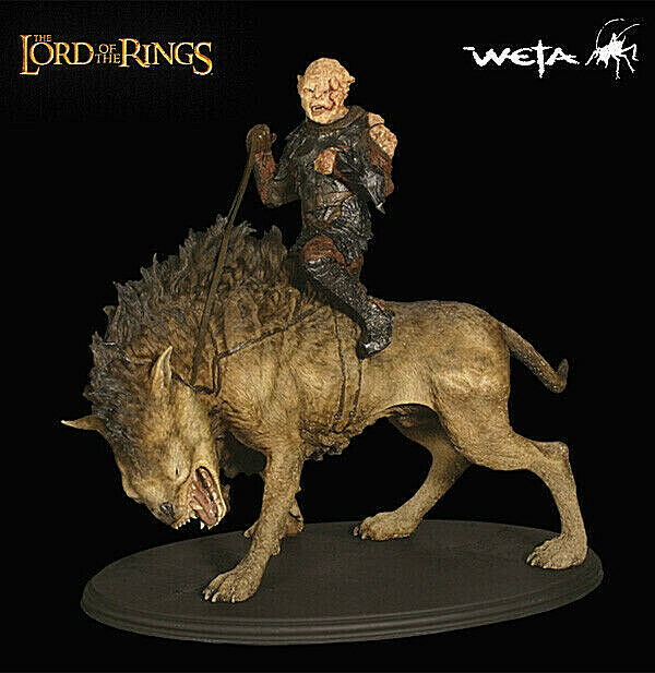 The Lord of the Rings Goth statue