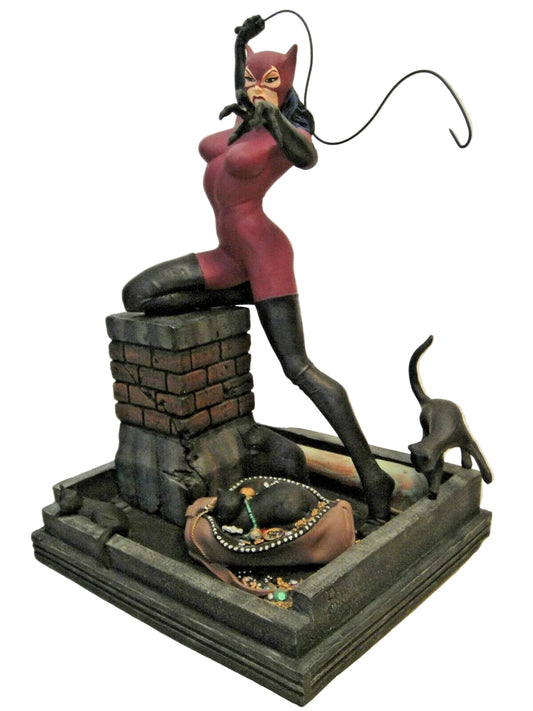 Catwoman statue - Jim Balent Design- William Paquet sculpt by DC Direct