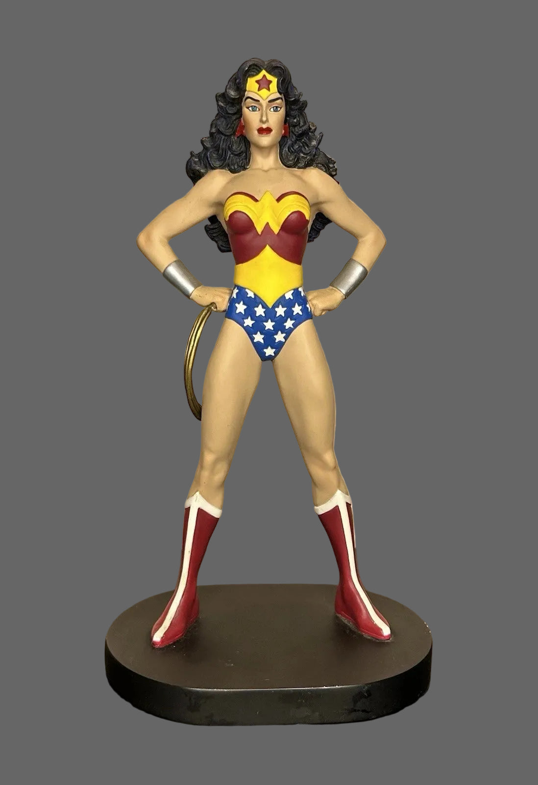 Wonder Woman Silver Age figurine / statue by Warner Bros. Studio Store